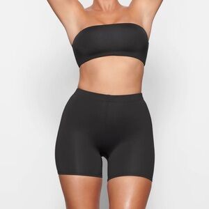 SKIMS “Recycled Swim” Black MID WAIST SHORT Color: Onyx, Size: Small, NWT!